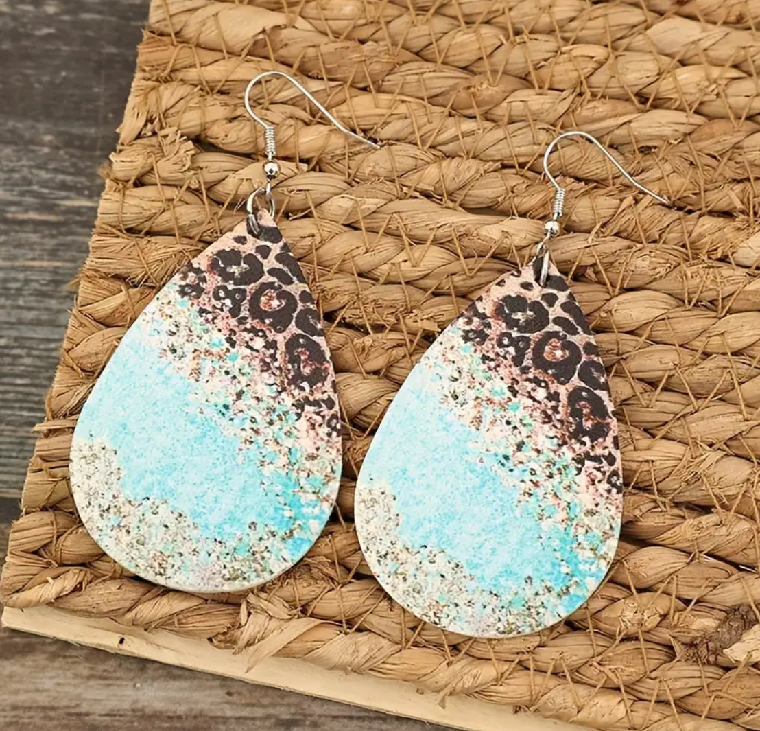 Beautiful Leopard Pattern Dangle Earrings