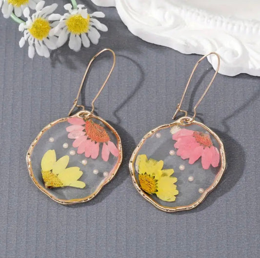 Beautiful Dried Flowers with Gold Trim