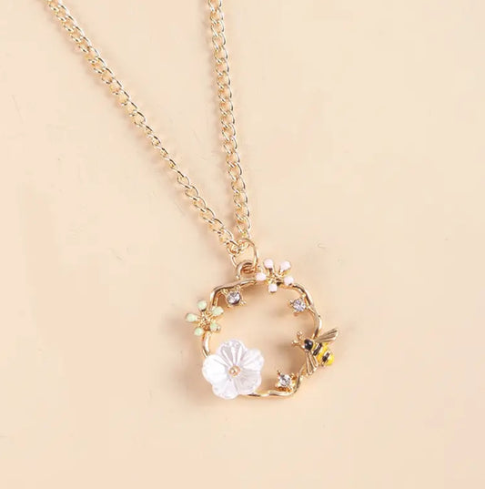 Beautiful Flower & Bee Gold Chain Necklace