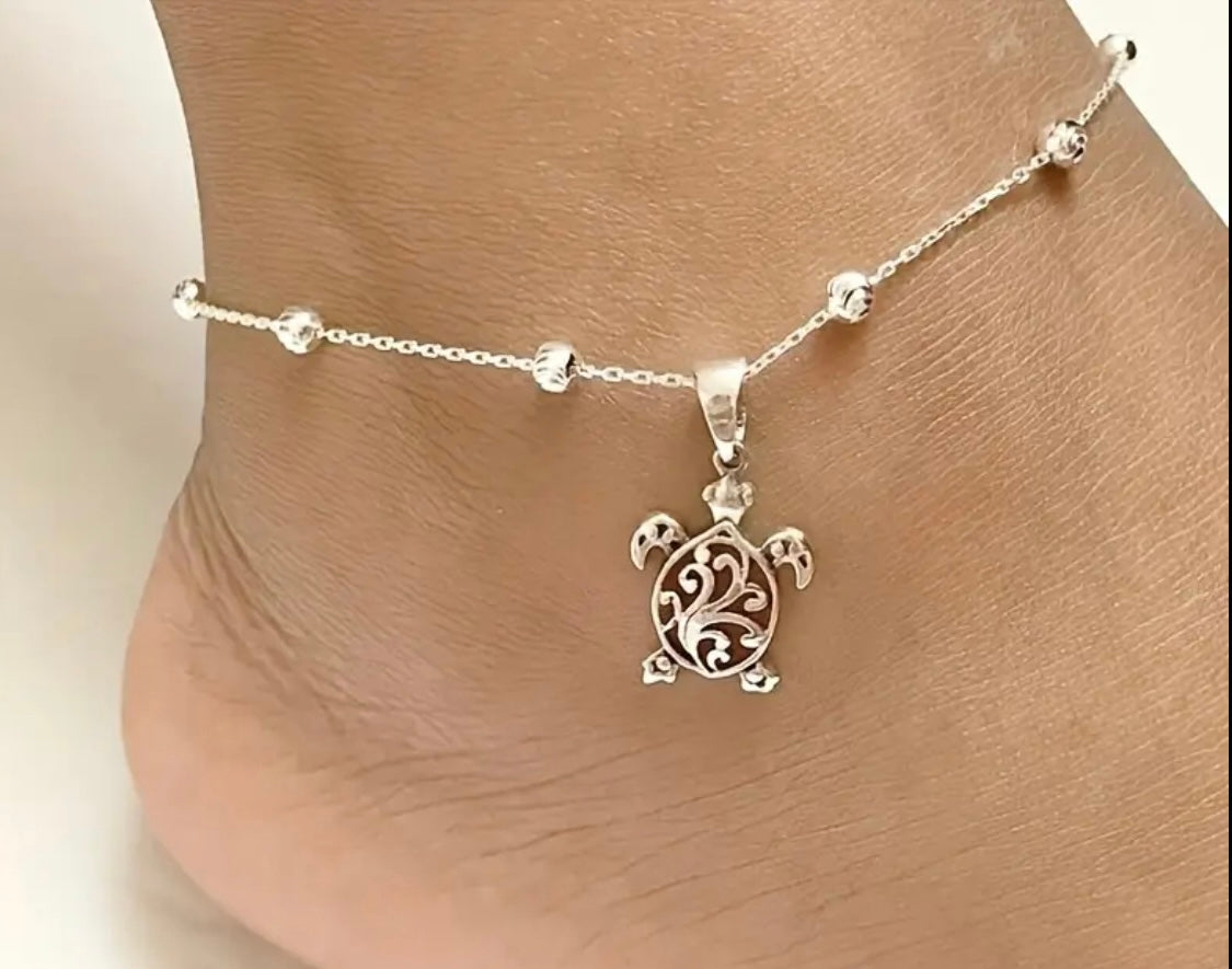 Beautiful Silvery Beaded Turtle Pendant Ankle Bracelet