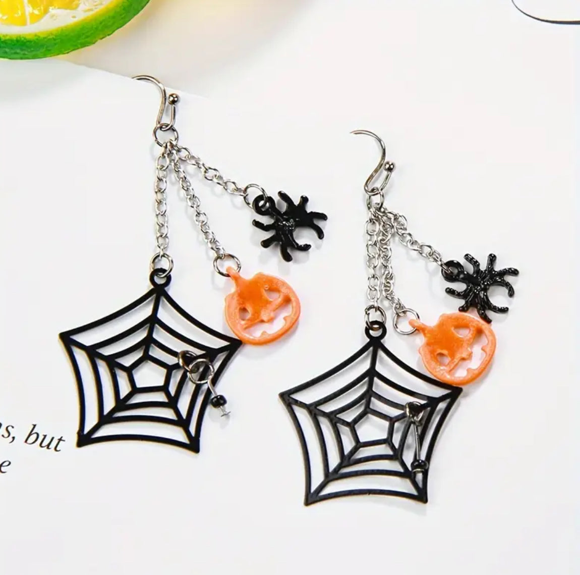 .Halloween spiderweb earrings