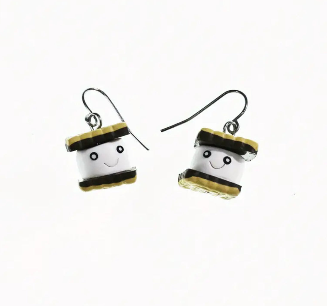 .Cute S’mores earrings