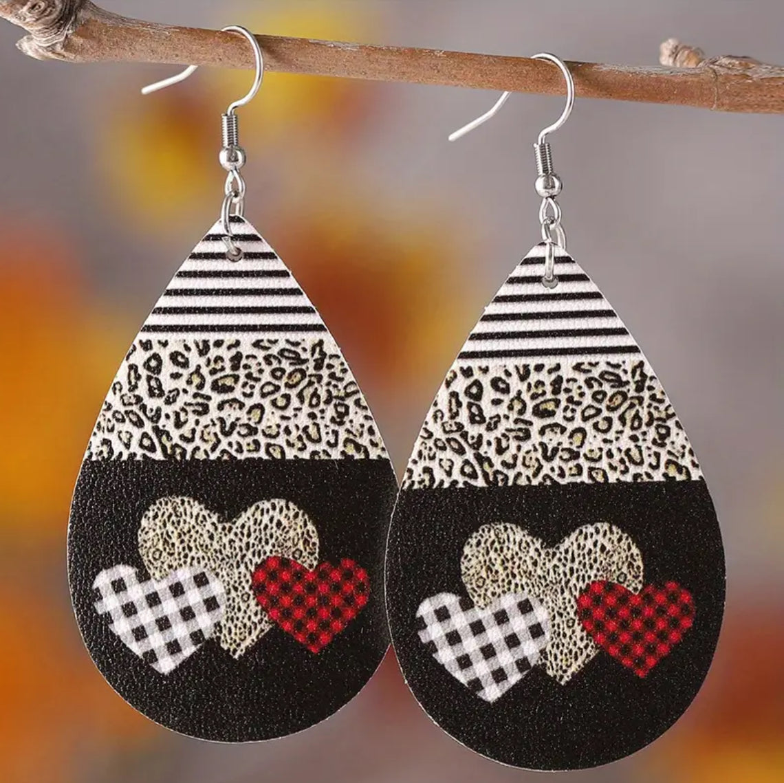 Beautiful Vintage Checkered Leopard Print Heart Drop Earrings