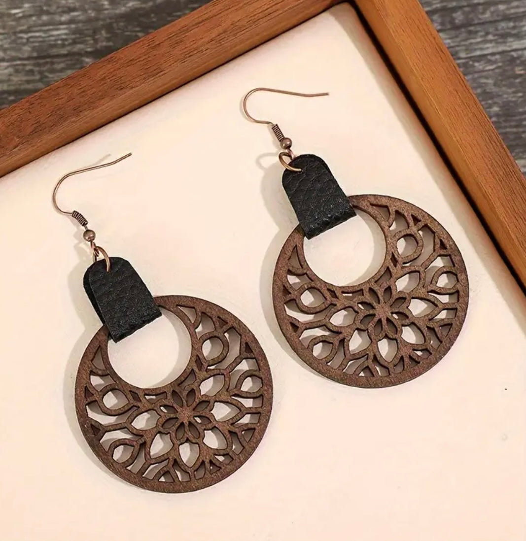 Beautiful Vintage Carved Pattern Wooden Dangle Earrings with Black Leather